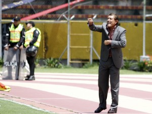 Carlos Sevilla califica de vital la presencia de la hinchada Carlos Sevilla 4