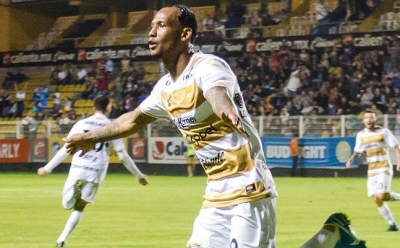Vinicio Angulo 4