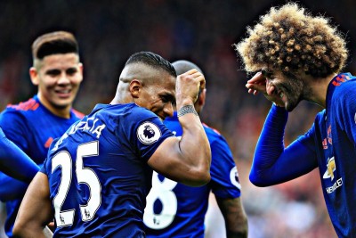 Antonio Valencia y Fellaini 2