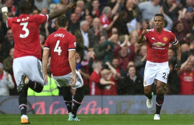 Antonio Valencia 17