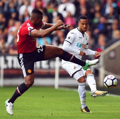 Antonio Valencia 6