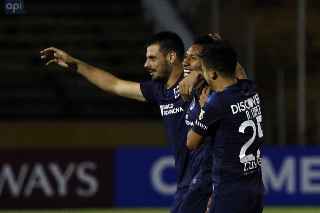 U Catolica 24