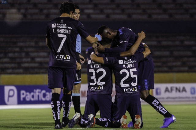 U Catolica 4