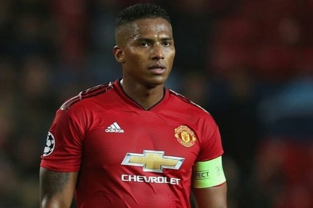 Antonio Valencia 15