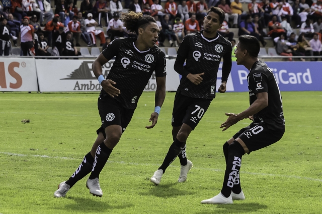 America Quito 4