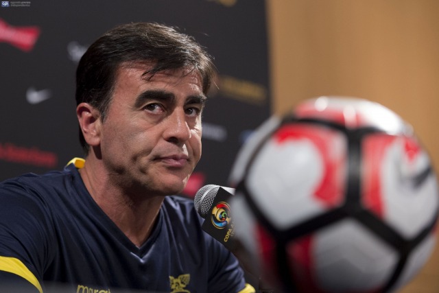Gustavo Quinteros 20