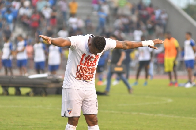 Antonio Valencia 3