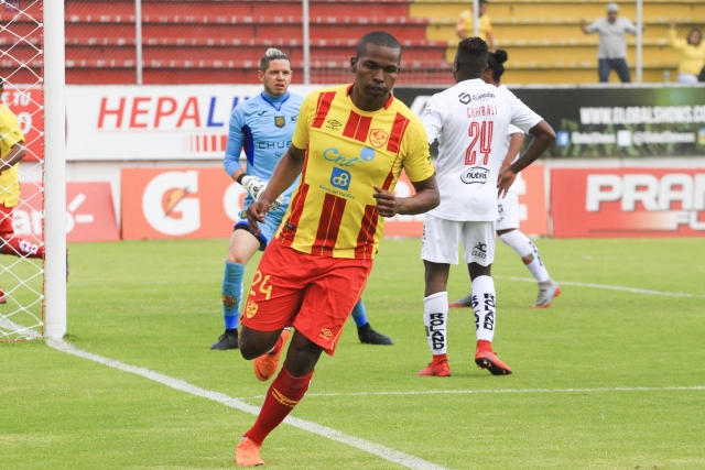 Edson Montaño 10