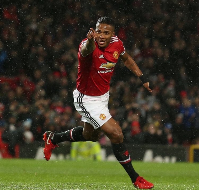 Antonio Valencia 33