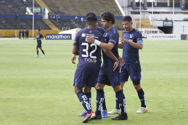 U Catolica 15