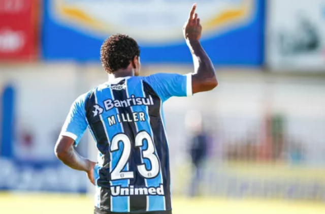 Miler Bolaños 16