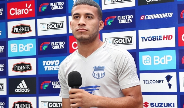 Robert Burbano 8