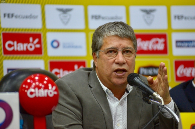 Bolillo Gómez 15