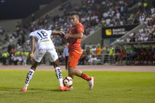 Andres Chicaiza 10