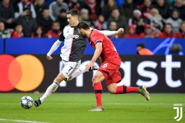 Cristiano Ronaldo 9