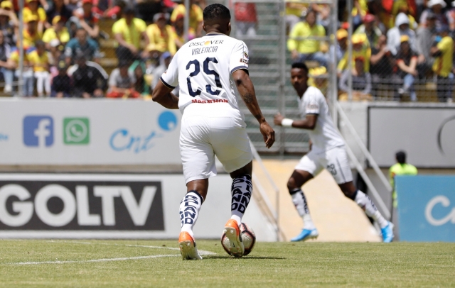 Antonio Valencia 19