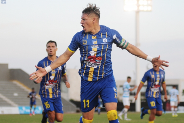 Carlos Garcés 16