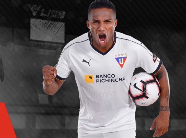 Antonio Valencia 10