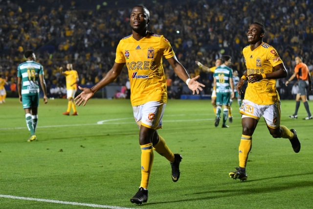 Énner Valencia 10