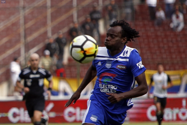 Juan Carlos Paredes 9