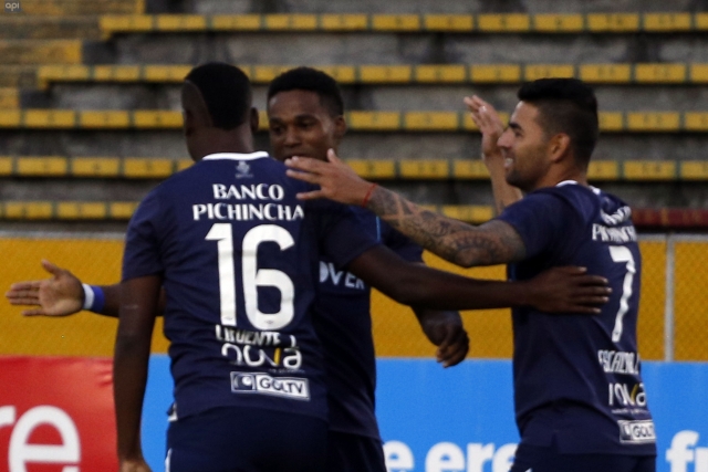 U Catolica 15