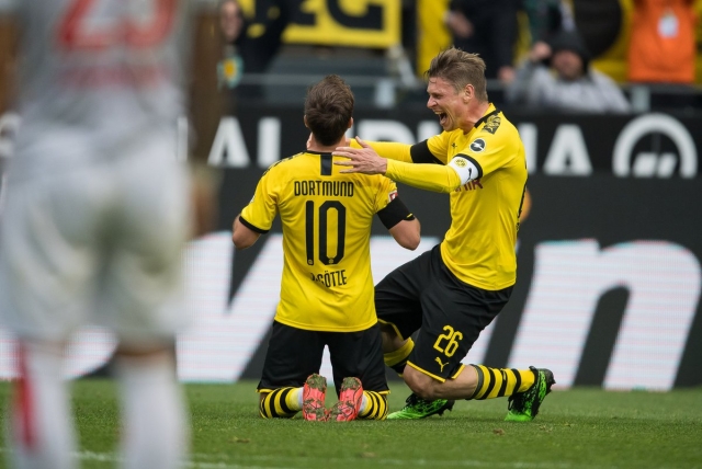 Borussia Dortmund 8