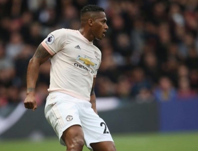Antonio Valencia 8