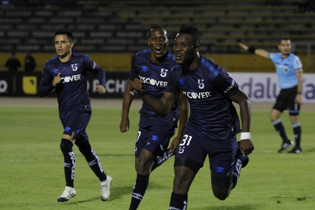 U Catolica 12