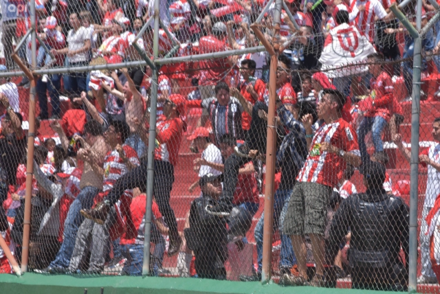Hinchada T.Universitario 2