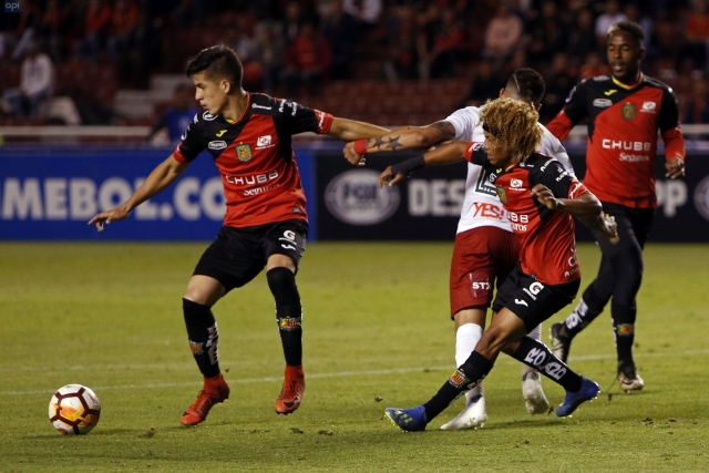 Carlos Cuero 4