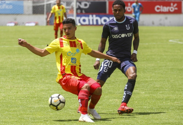 Alexander Alvarado 4