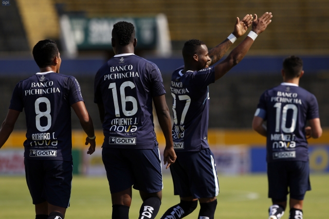 U Catolica 25