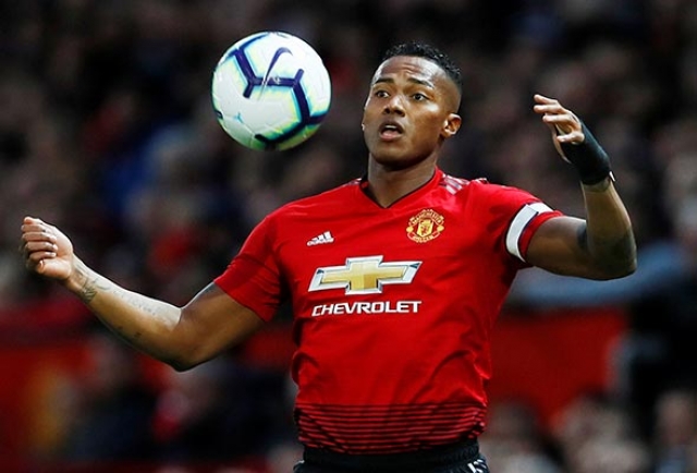Antonio Valencia 12