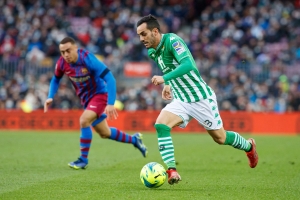 Golpe de Betis en el Camp Nou para tumbar al Barça de Xavi (RESUMEN)