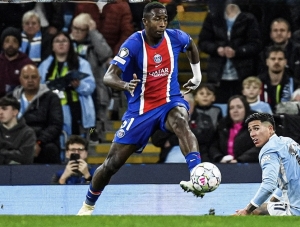 Se acabó la Ligue1 y el PSG levantó la copa sin Willian Pacho y perdiendo de visita