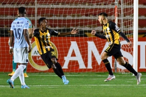 The Strongest eliminó a la U.Católica y la dejó sin una millonada en sus arcas (RESUMEN)