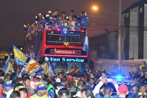 ¡La Tuka dejó en silencio al Monumental! (VIDEO)