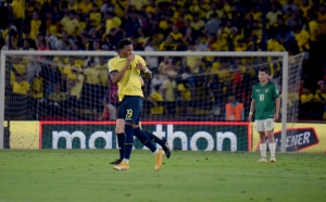 No olvida sus orígenes: Gonzalo Plata homenajeó a niños y familias de su barrio en Guayaquil