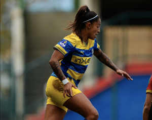 Kerly Real titular y figura en buen empate del Parma en el Calcio Femenino de Serie A