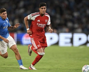 El Kaiser volvió con todo: Piero Hincapié da un recital por la banda en noventa minutos con el Arsenal