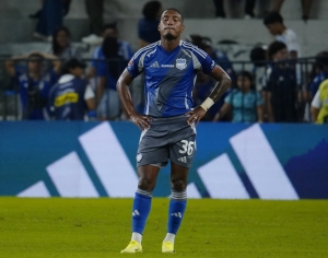 OTRO QUE HACE MALETAS: Cristhian Valencia no seguirá en Emelec y la limpieza continúa