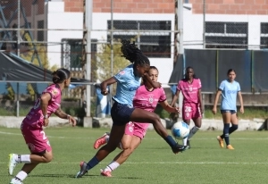 Universidad Católica firma tablas frente a Dragonas IDV para dejar la eliminatoria abierta