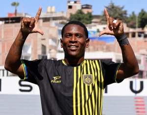 Brayan Angulo anota un golazo de los que hacía habitualmente pero Deportivo Moquegua firma las tablas