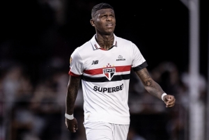 ¡ACCIÓN TRICOLOR EN EL BRASILEIRAO! Robert Arboleda titular en caída del Sao Paulo