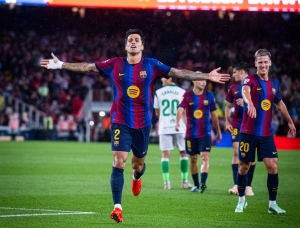 Festival de goles Culés bajo la lluvia: El Barcelona tritura al Racing de Santander y sostiene su liderato