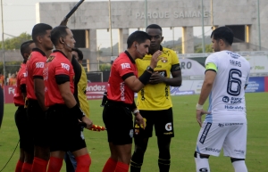 Error fatal contra el Ídolo: Omar Ponce sentenció que se debió conceder penal a favor de Barcelona por mano