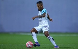 Iba a ser un triple duelo de ecuatorianos pero sólo jugó uno (RESUMEN)