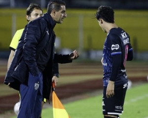 DT de IDV confiesa qué habló con Faravelli por el penal simulado que les dio el triunfo con Cumbayá