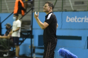 ¡Gabriel Schurrer confirma su regreso y deja promesa a los hinchas de Deportivo Cuenca! (VIDEO)