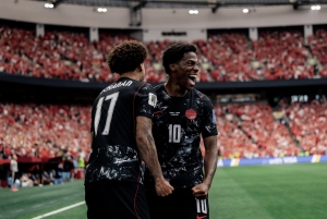 Baile, fiesta y una terrible noticia: Canadá golea a Qatar pero la lesión de Koné arruina el festejo